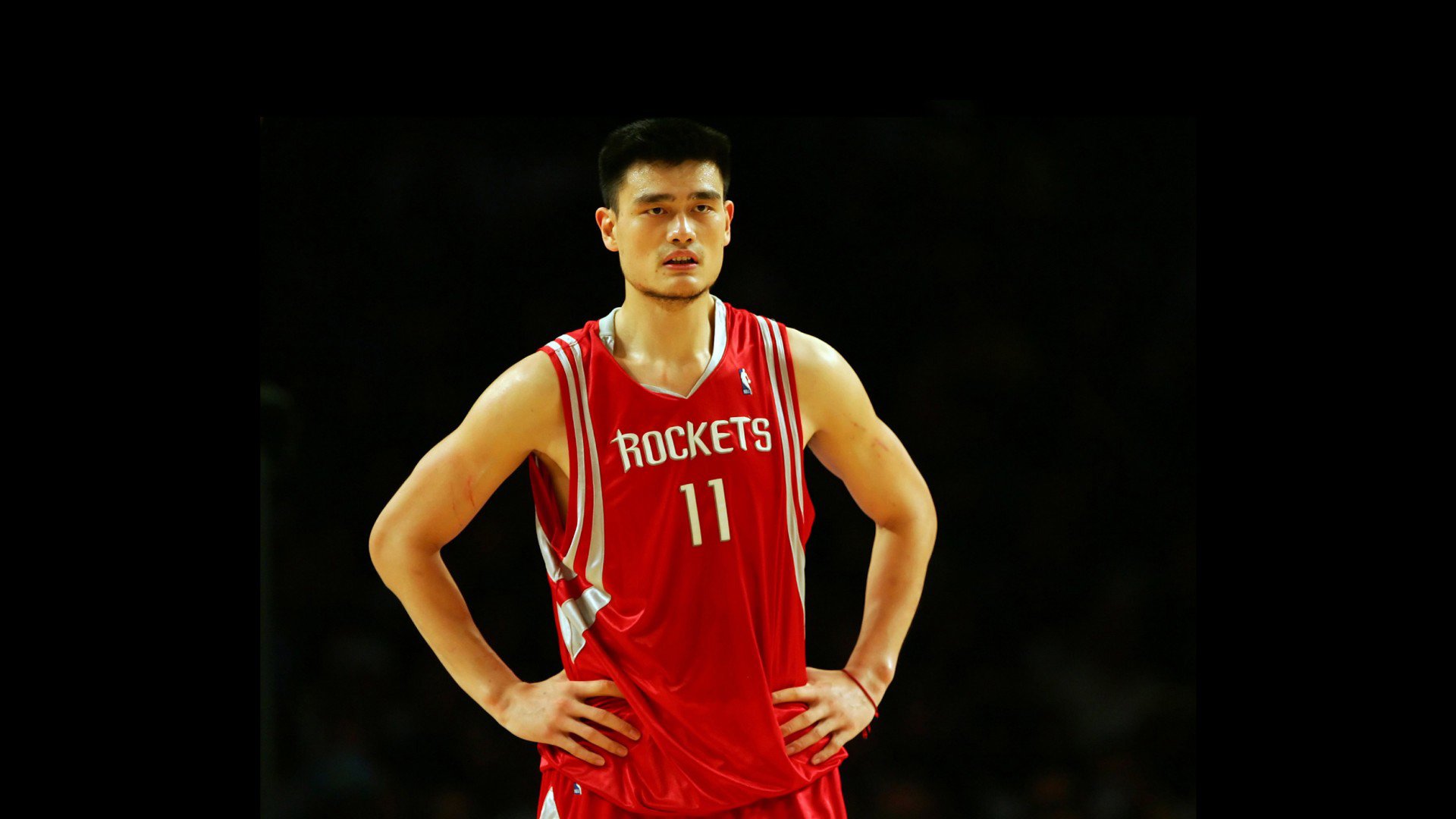 神级防守锁定胜局!Rookie绝杀FPX,赛场沸腾引爆全网热议